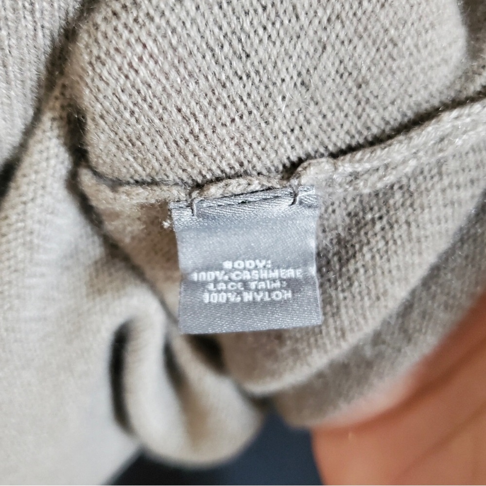 Neiman Marcus Cashmere Sweater - Picture 4 of 4